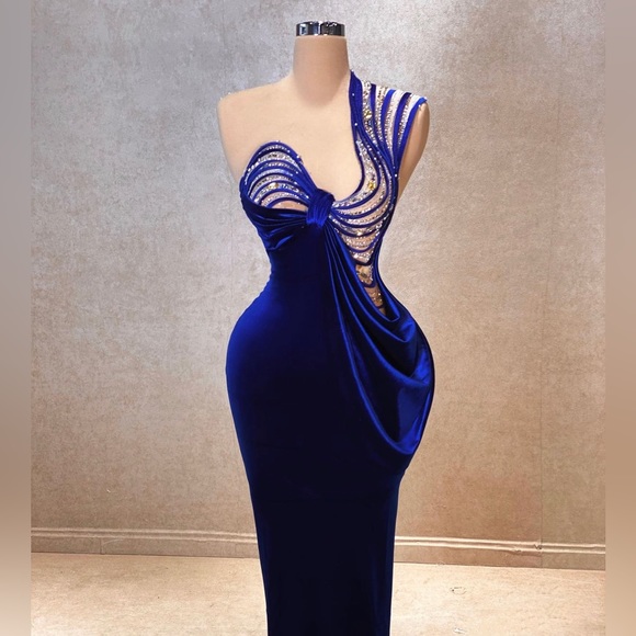 Blue Velvet Dress - Picture 2 of 4